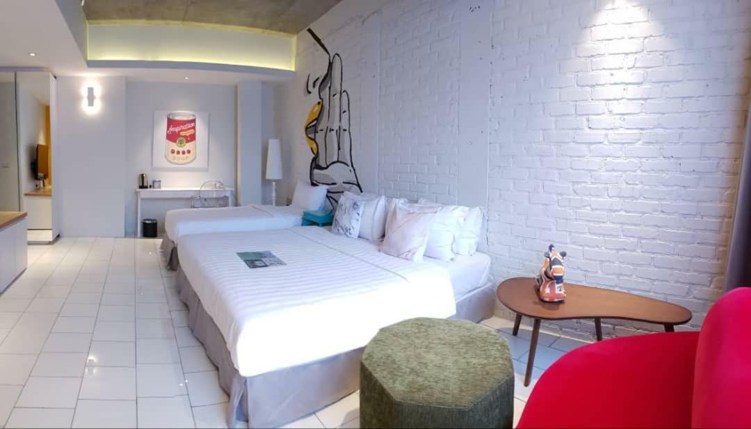 Timez Hotel Melaka Exteriör bild